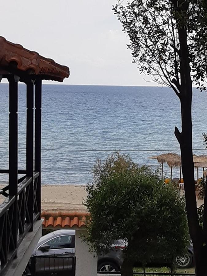 Sofia'S Pearl Beachfront Maisonette Nea Kallikrateia Exterior foto